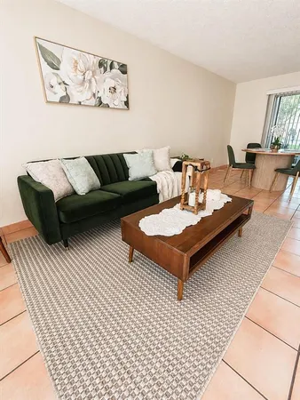 $1,200 | Undisclosed Address, Tampa, FL 33615