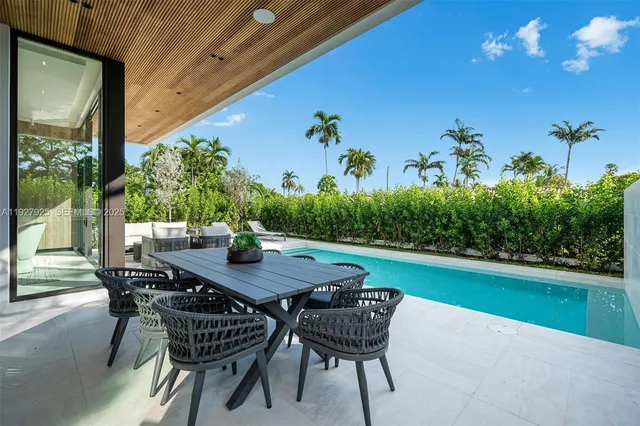 a view of entryway and hall