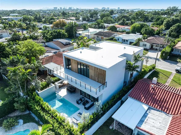 $4,699,000 | 8935 Froude Avenue, Surfside, FL 33154