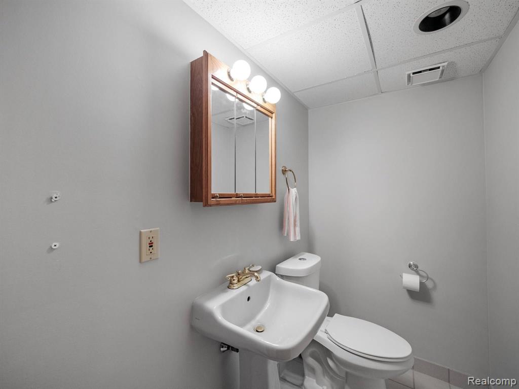 1290 Grandview Drive Rochester Hills, MI 48306 - Photo 29 of 32
