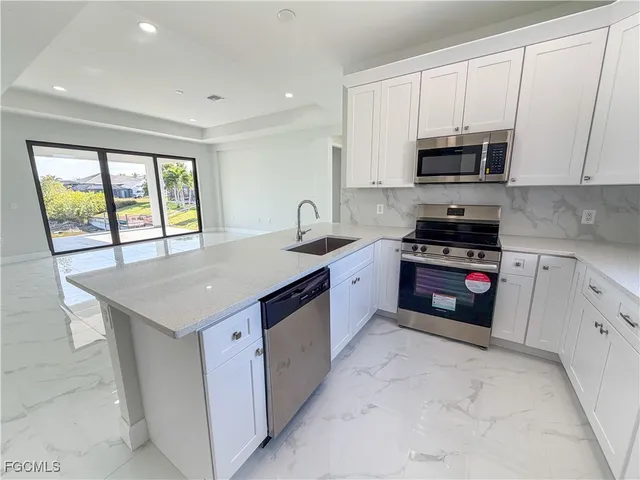 $2,199 | 1227 Southeast 3rd Avenue, Cape Coral, FL 33990