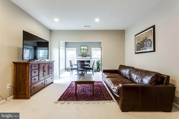 $3,600 | 43011 Marburg Terrace, Broadlands, VA 20148