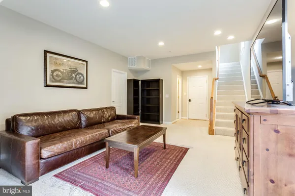 $3,600 | 43011 Marburg Terrace, Broadlands, VA 20148