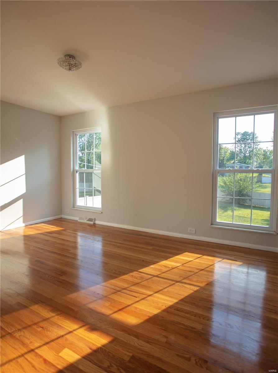 10282 Maebern Terrace St. Louis, MO 63127 - Photo 16 of 31