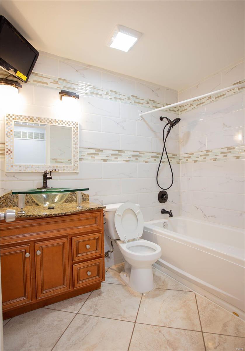 10282 Maebern Terrace St. Louis, MO 63127 - Photo 17 of 31