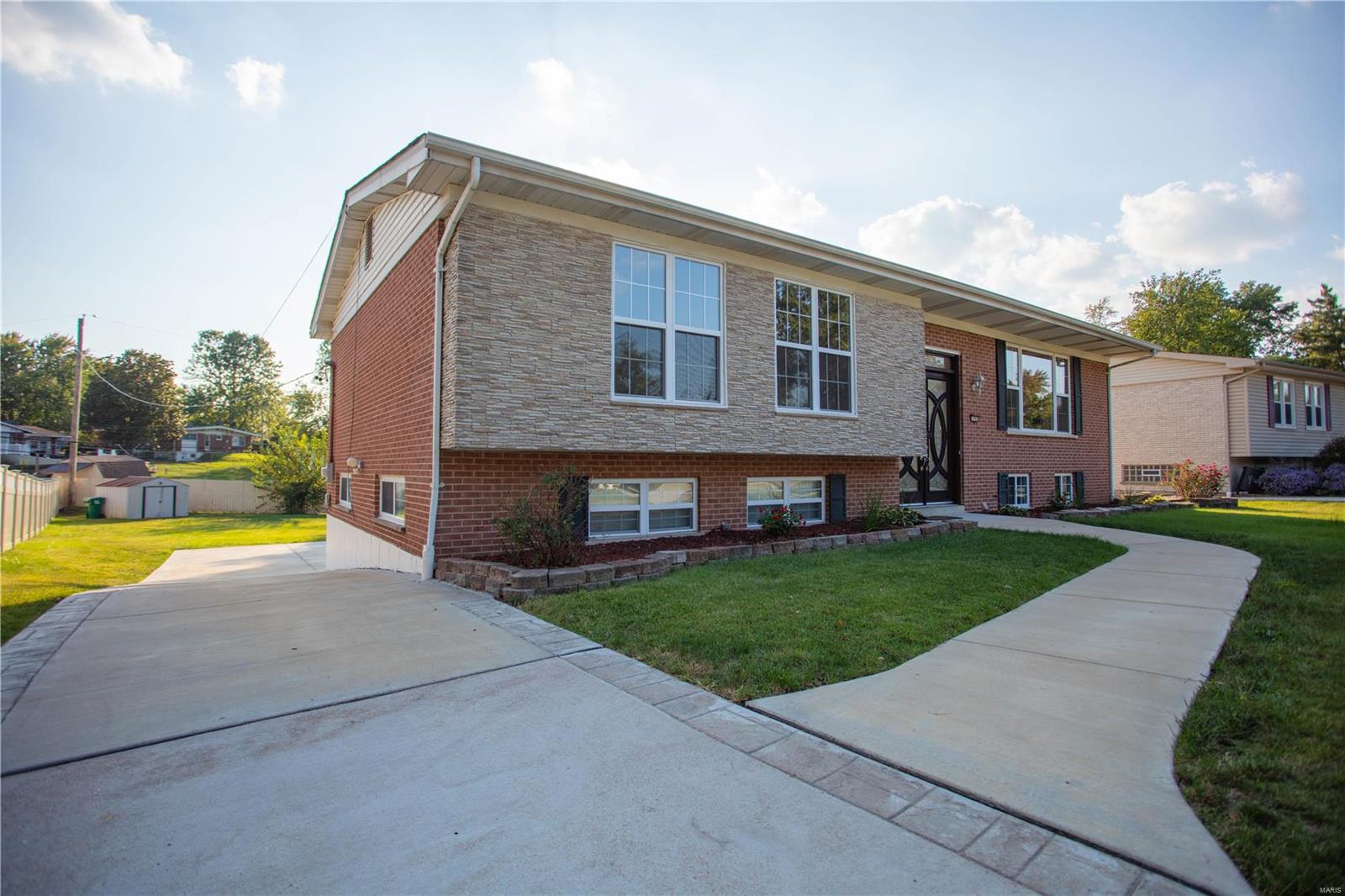 10282 Maebern Terrace St. Louis, MO 63127 - Photo 3 of 31