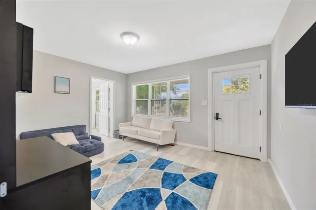 $2,700 | 701 East Adalee Street, Tampa, FL 33603