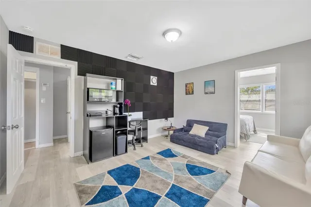 $2,700 | 701 East Adalee Street, Tampa, FL 33603