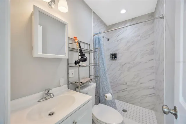 $2,700 | 701 East Adalee Street, Tampa, FL 33603