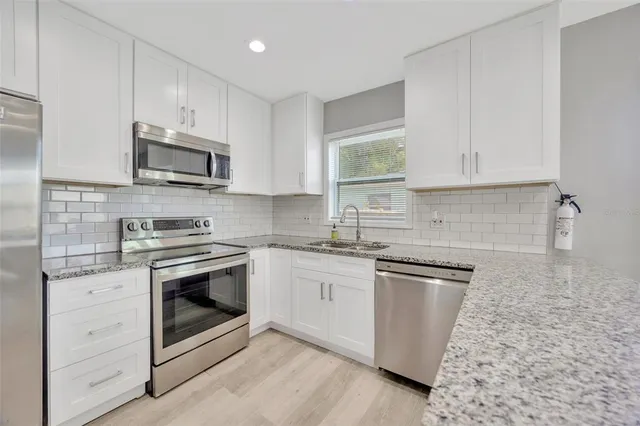 $2,700 | 701 East Adalee Street, Tampa, FL 33603