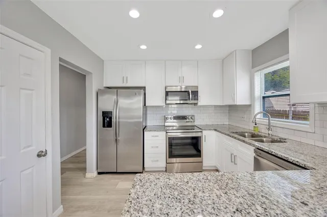 $2,700 | 701 East Adalee Street, Tampa, FL 33603