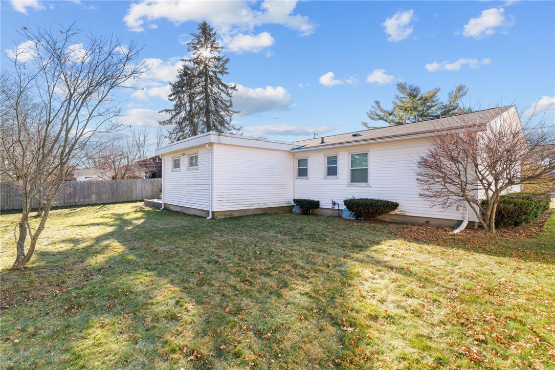 55 Sheffield Road Cranston, RI 02920 - Photo 5 of 39