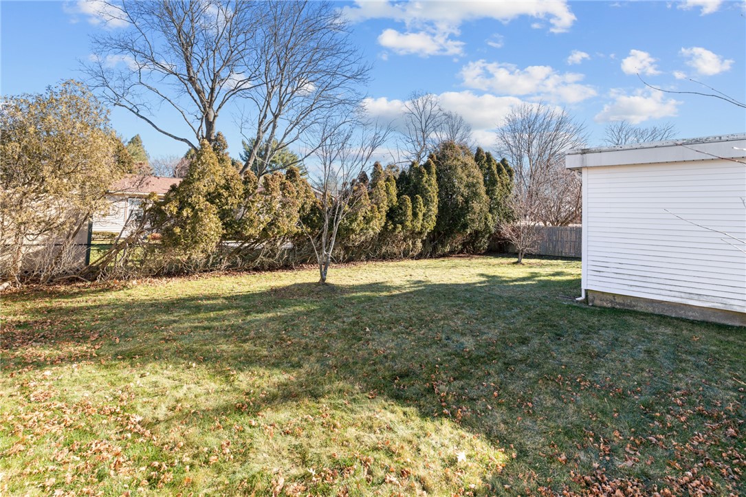 55 Sheffield Road Cranston, RI 02920 - Photo 8 of 39