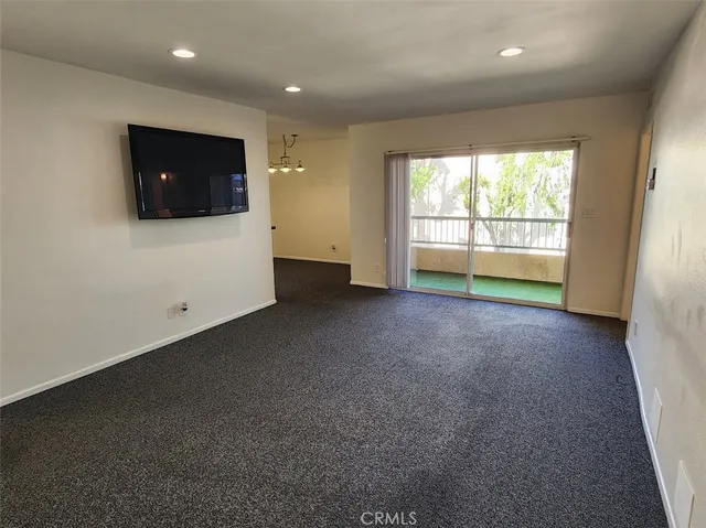 $488,000 | 18307 Burbank Boulevard, Unit 14, Tarzana, CA 91356