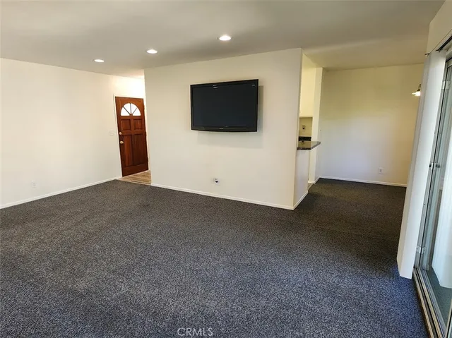 $488,000 | 18307 Burbank Boulevard, Unit 14, Tarzana, CA 91356