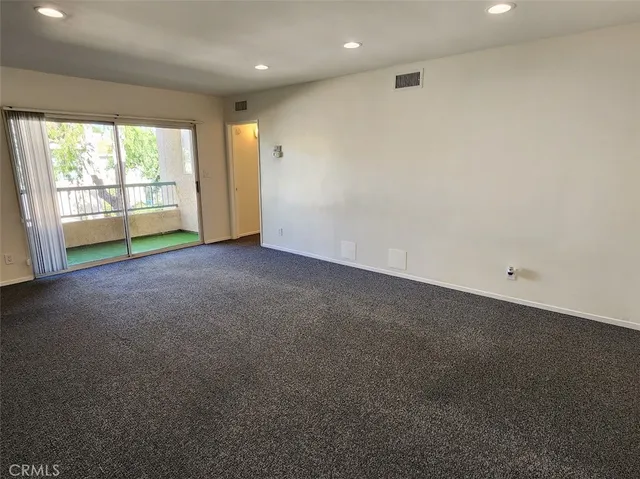 $488,000 | 18307 Burbank Boulevard, Unit 14, Tarzana, CA 91356