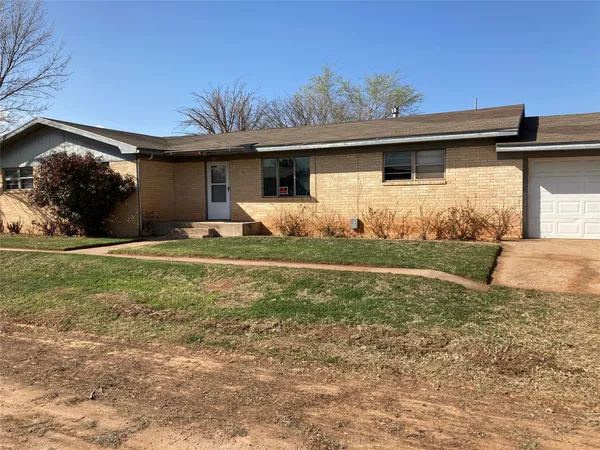 $1,000 | 1320 Moody Street, Paducah, TX 79248