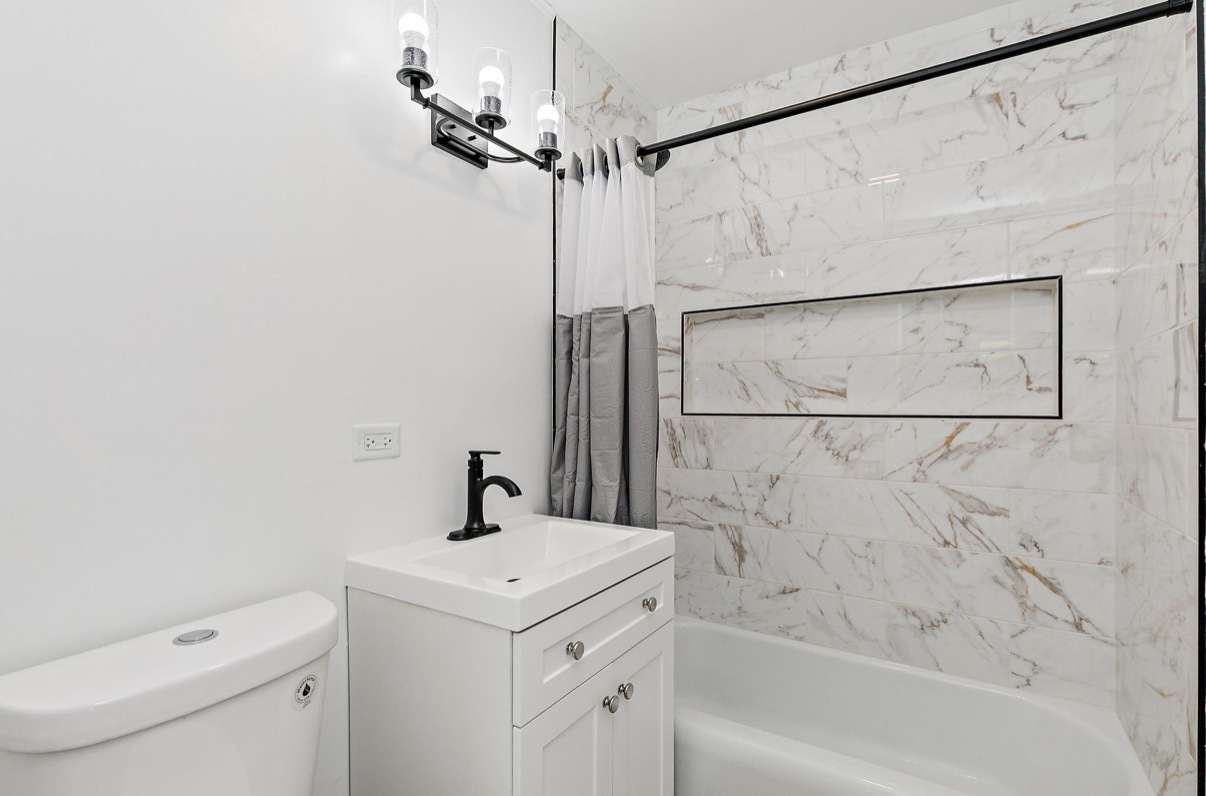 2204 Hawk Lane Rolling Meadows, IL 60008 - Photo 10 of 15