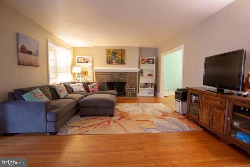 711 Stradone Road Bala Cynwyd, PA 19004 - Photo 5 of 28 Gallery Image 5