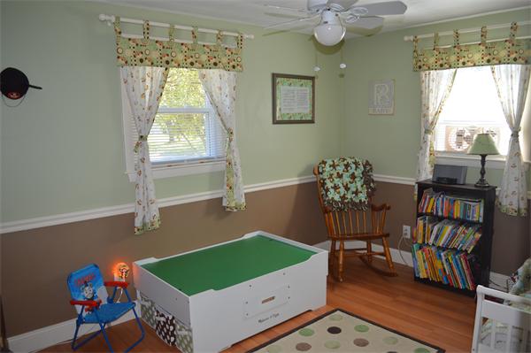42 Donna Road Framingham, MA 01701 - Photo 18 of 22 Gallery Image 18