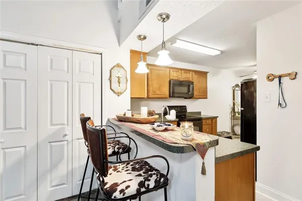 $170,000 | 720 Heavens Drive, Unit 8, Mandeville, LA 70471