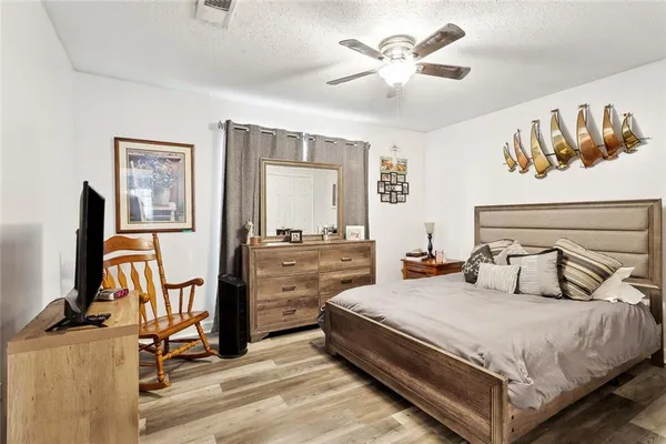 $170,000 | 720 Heavens Drive, Unit 8, Mandeville, LA 70471