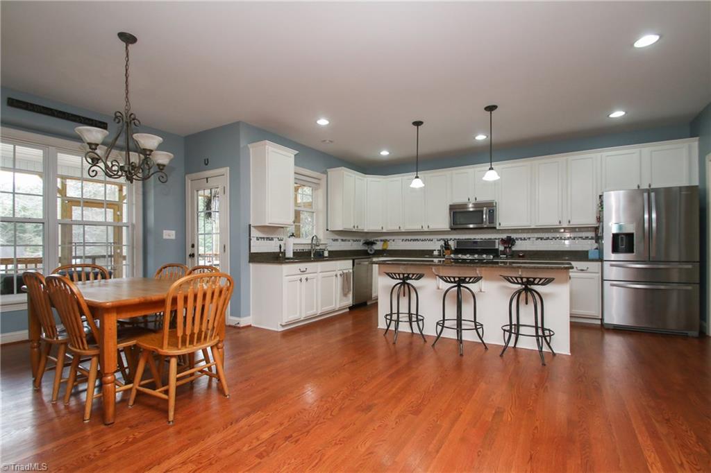 8007 Ives Drive Oak Ridge, NC 27310 - Photo 11 of 30