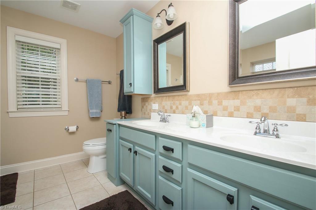 8007 Ives Drive Oak Ridge, NC 27310 - Photo 16 of 30