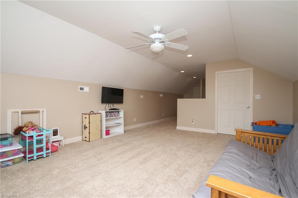 8007 Ives Drive Oak Ridge, NC 27310 - Photo 22 of 30