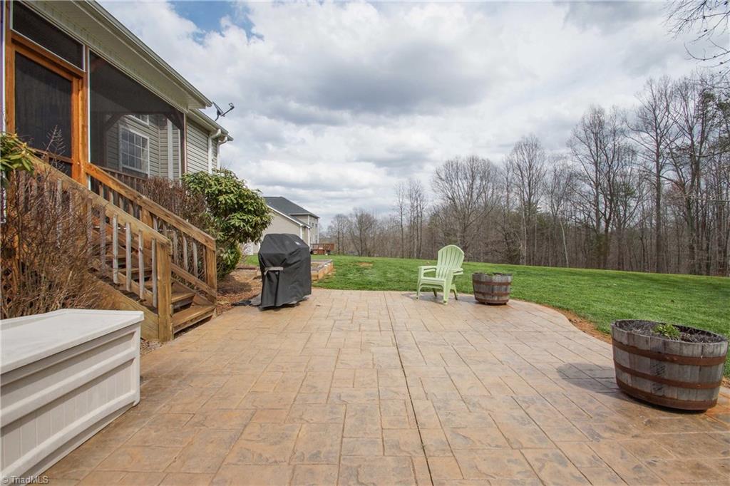 8007 Ives Drive Oak Ridge, NC 27310 - Photo 25 of 30