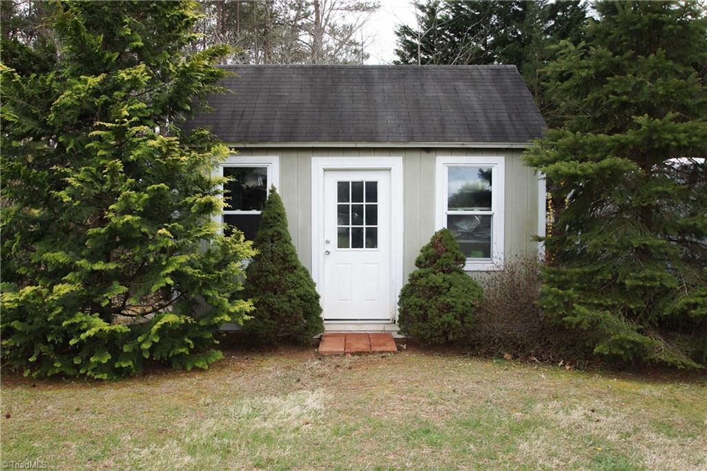 8007 Ives Drive Oak Ridge, NC 27310 - Photo 26 of 30