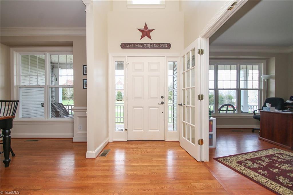8007 Ives Drive Oak Ridge, NC 27310 - Photo 5 of 30