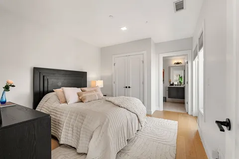 $685,000 | 287 Maverick Street, Unit 201, Boston, MA 02128
