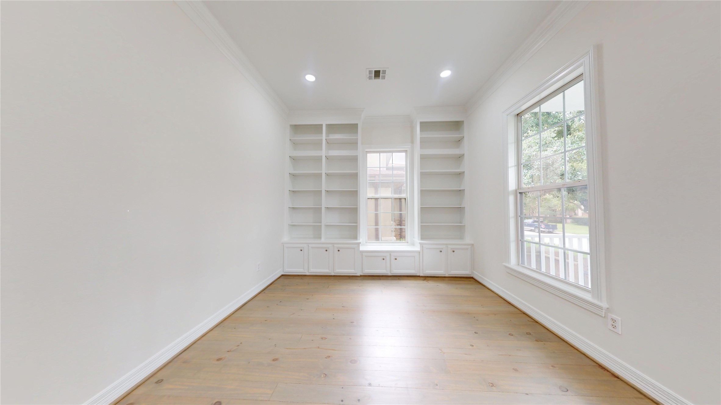 4050 Dumbarton Street Houston, TX 77025 - Photo 24 of 48 First floor Office/Study/Living Room.