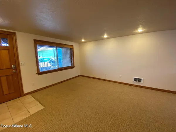 $205,000 | 34152 Lakeside Avenue, Unit 5, Bayview, ID 83803