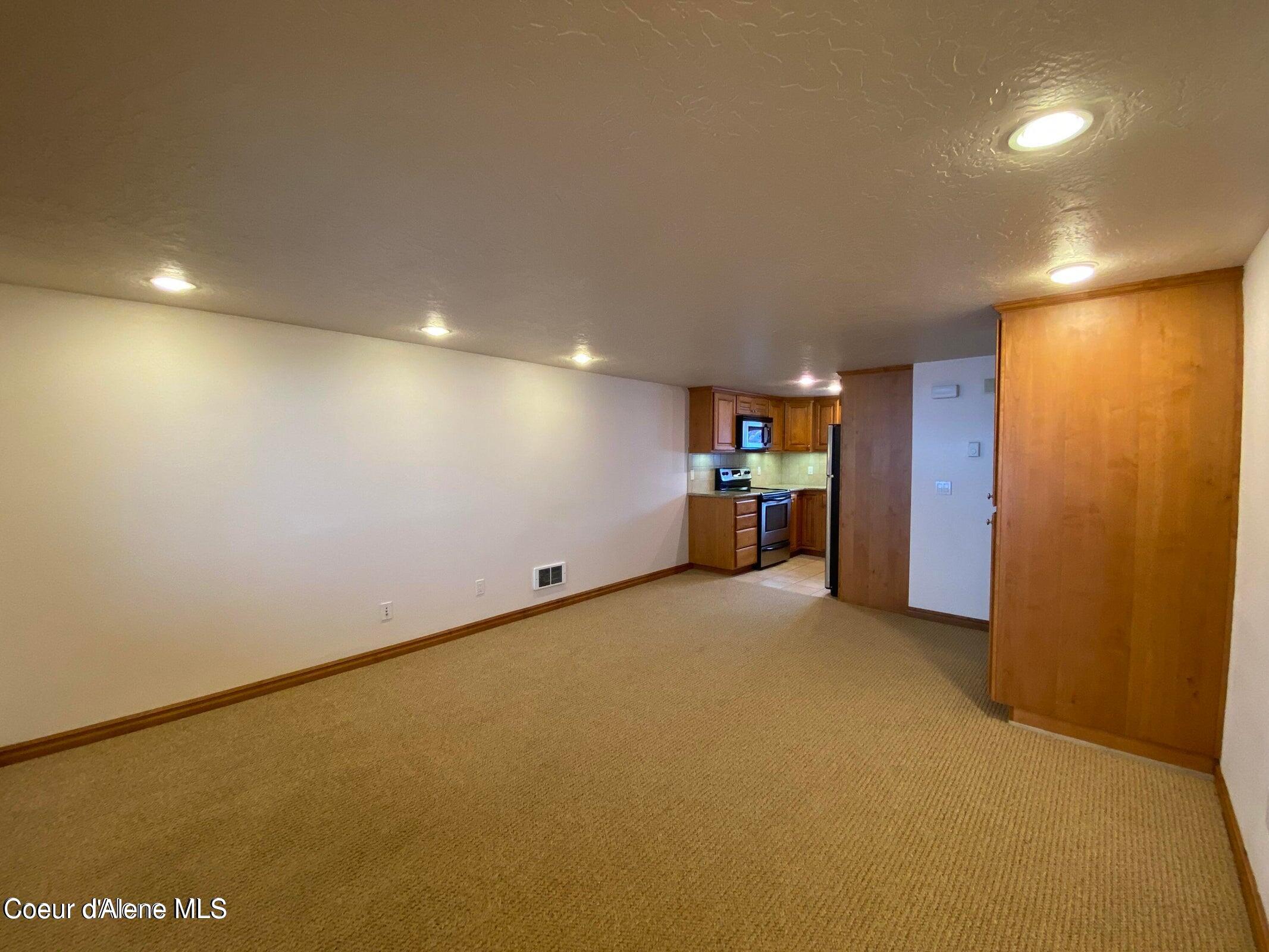 34152 Lakeside Avenue, Unit 5 Bayview, ID 83803 - Photo 18 of 36 Living Space