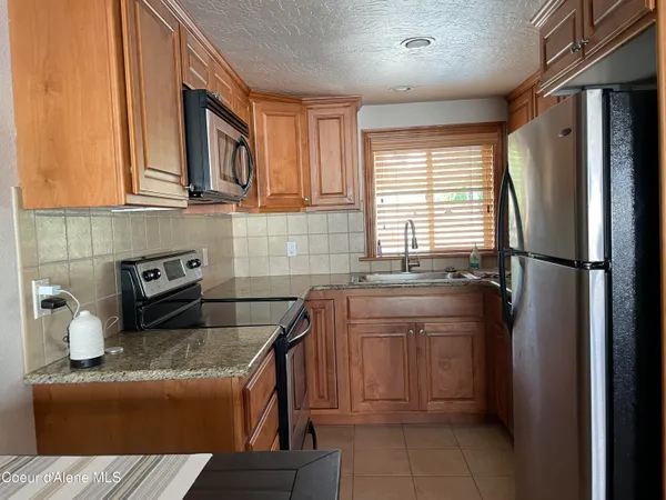 $205,000 | 34152 Lakeside Avenue, Unit 5, Bayview, ID 83803