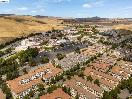 $825,000 | 164 Heligan Lane, Unit 8, Livermore, CA 94551