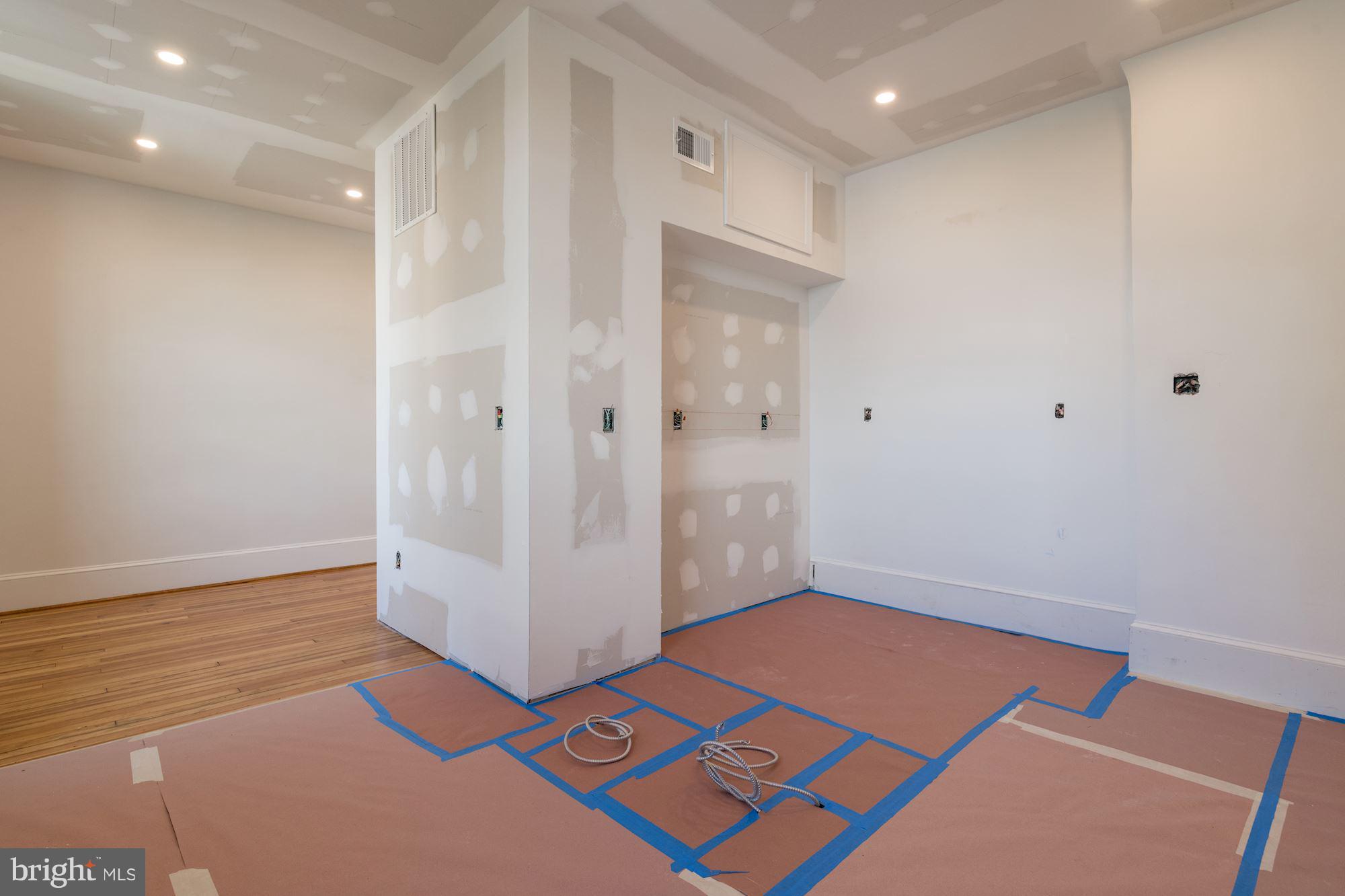 2853 Ontario Road Northwest, Unit 505 Washington, DC 20009 - Photo 16 of 29 a view of an empty room