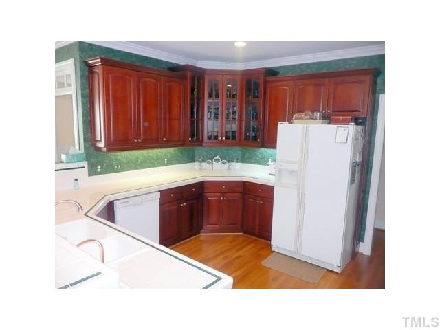 3316 Tall Tree Place Raleigh, NC 27607 - Photo 3 of 23 Kitchen