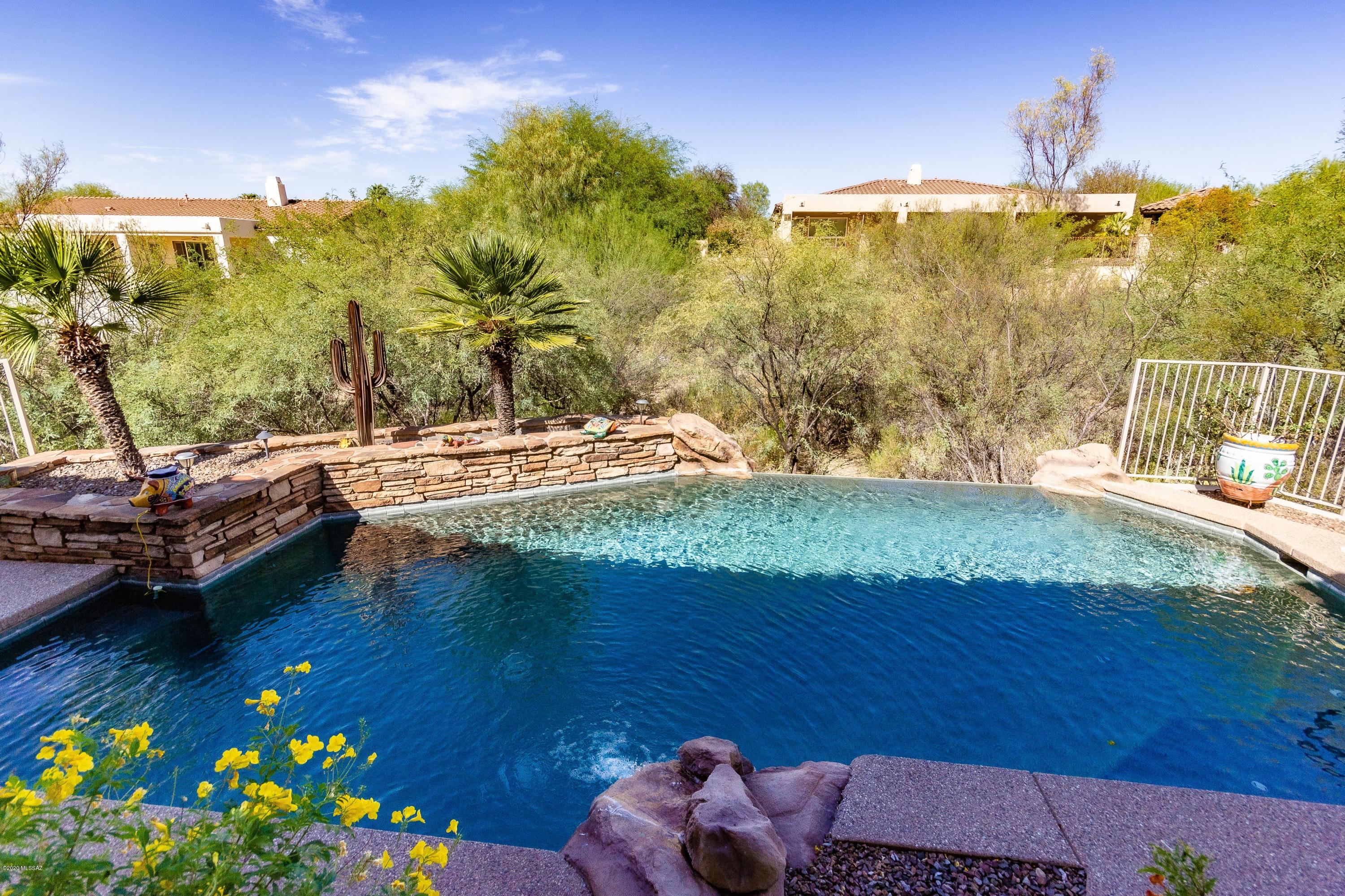 12707 North Piping Rock Road Oro Valley, AZ 85755 - Photo 6 of 50