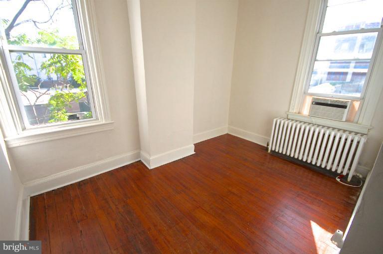 229 R Street Northeast Washington, DC 20002 - Photo 11 of 24 Bedroom
