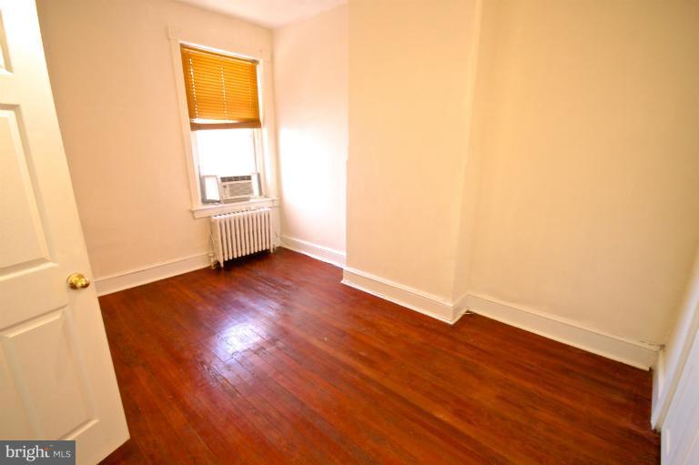 229 R Street Northeast Washington, DC 20002 - Photo 5 of 24 Bedroom