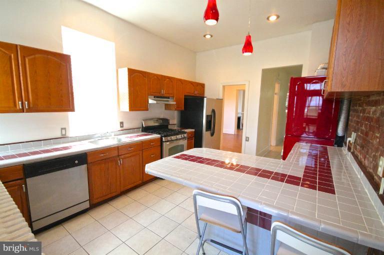 229 R Street Northeast Washington, DC 20002 - Photo 10 of 24 Kitchen