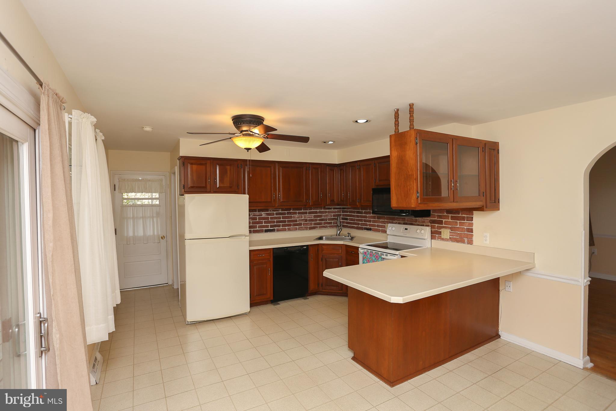 592 Forest View Road Linthicum Heights, MD 21090 - Photo 6 of 26 Kitchen