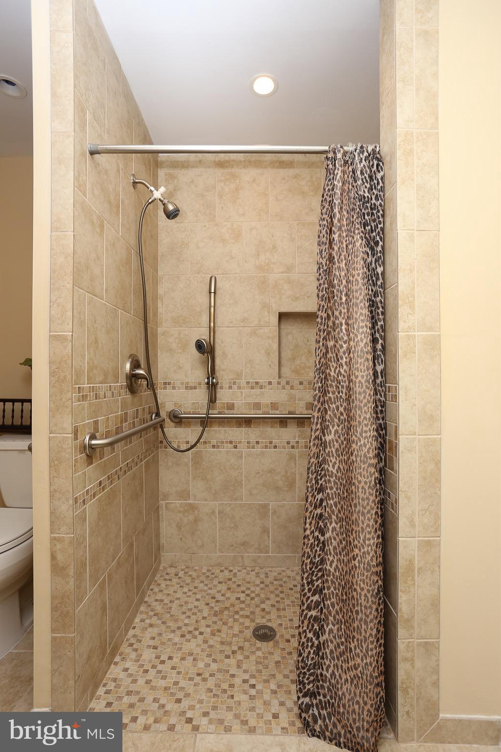 592 Forest View Road Linthicum Heights, MD 21090 - Photo 10 of 26 Bath (Master)