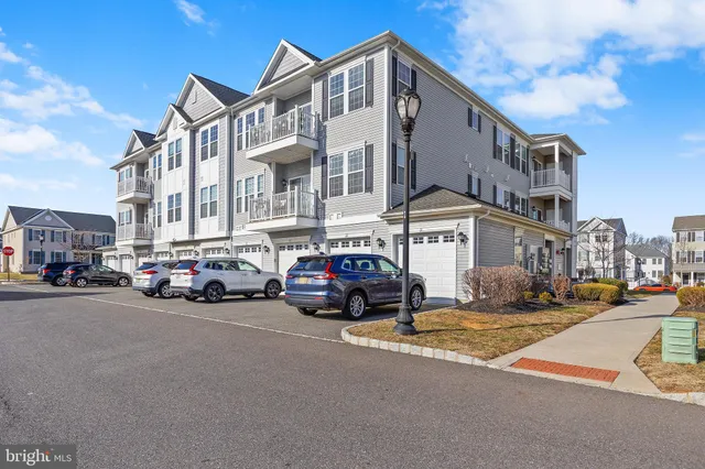 $425,000 | 40 Foulkes Lane, Unit 11, Chesterfield, NJ 08515