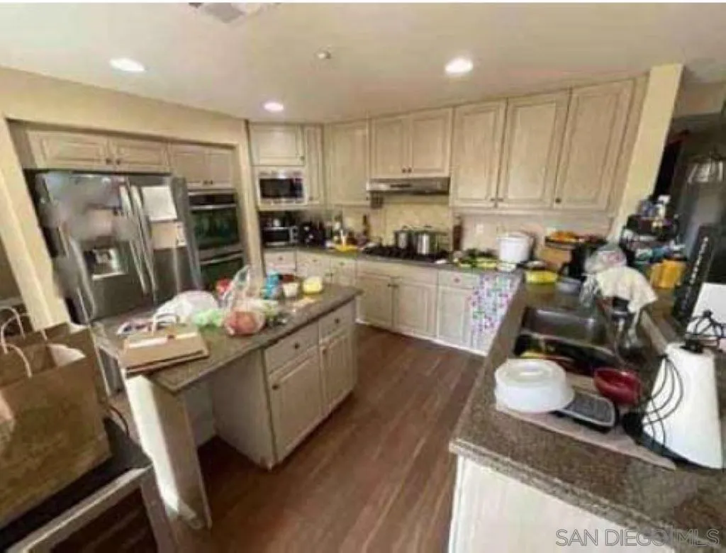 2552 Valley Waters Court Spring Valley, CA 91978 - Photo 14 of 16