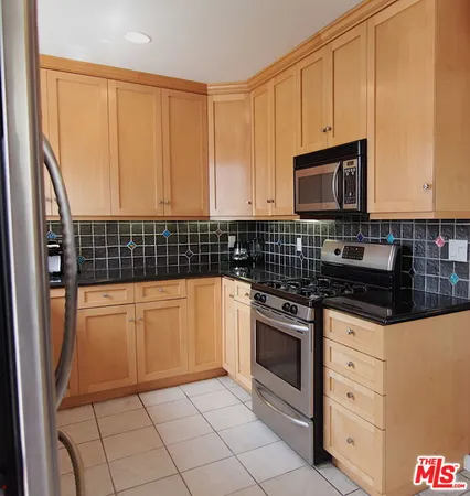 $6,800 | 8111 Westlawn Avenue, Los Angeles, CA 90045