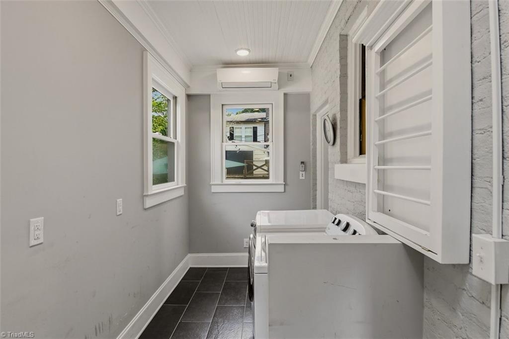 419 Stratford Road Northwest Winston-Salem, NC 27104 - Photo 18 of 37